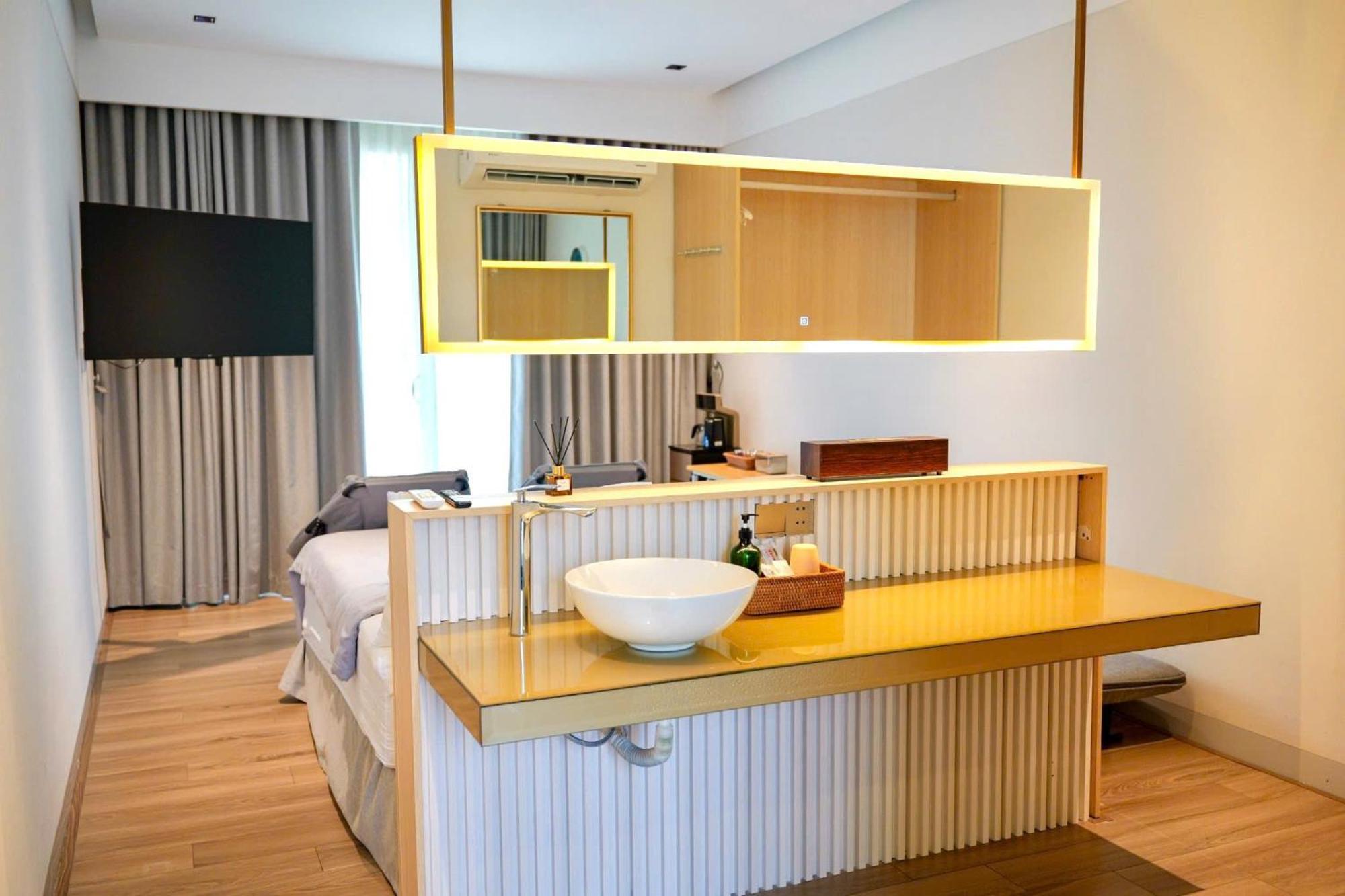 Bed and Breakfast Sens Club Thot Not Exterior foto